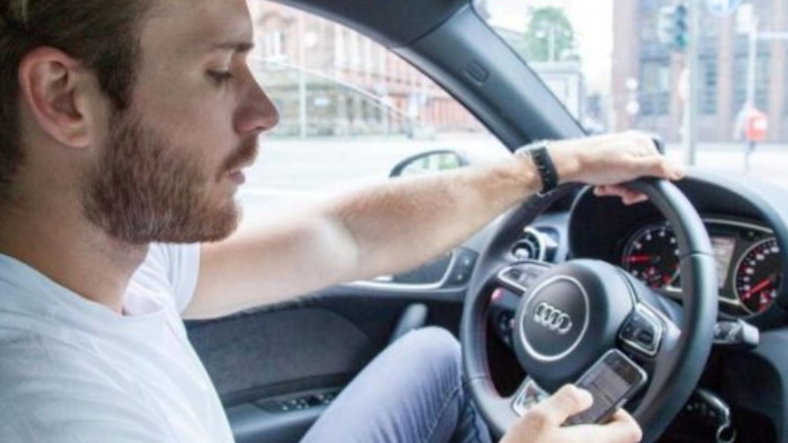 La sanció s'equipara així a la quantitat de punts amb què es castiga els conductors que donen positiu en drogues o alcohol.