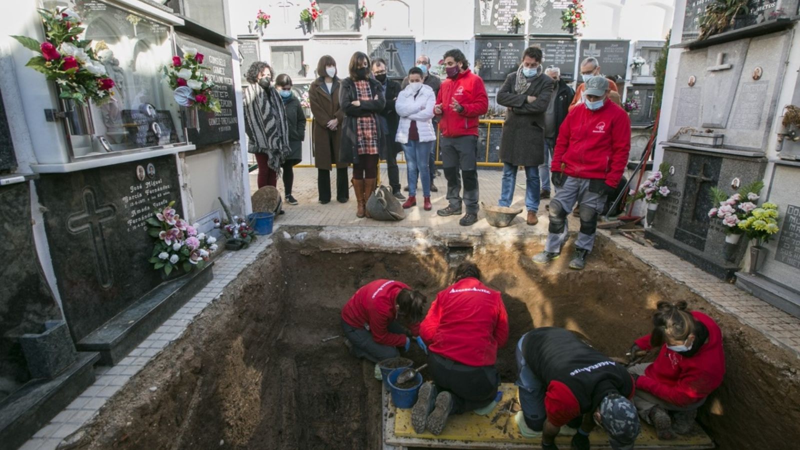 Visita als treballs en el cementeri municipal de Gandia, aquest dimecres