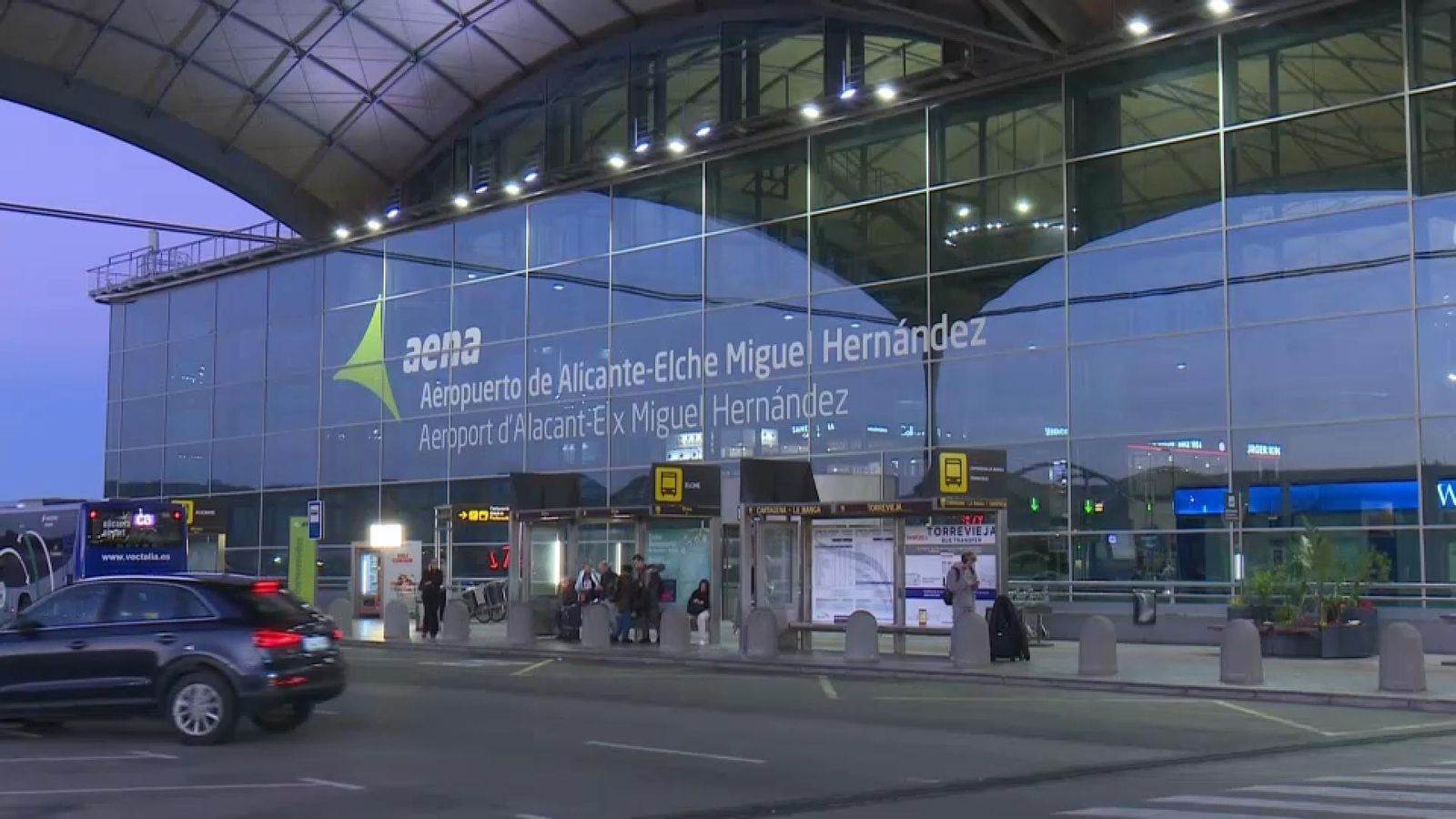 Aena anuncia 1.154 milions per a ampliar l’edifici de la terminal i una nova via de rodament a l'aeroport d'Alacant-Elx