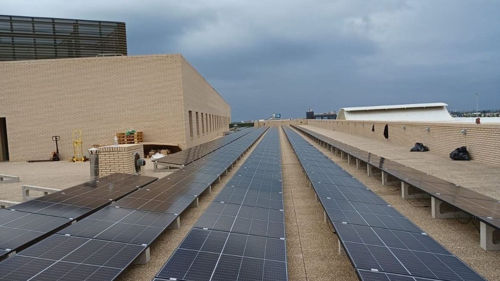 Panells solar instal·lats a la Ciutat de la Justícia de Castelló de la Plana