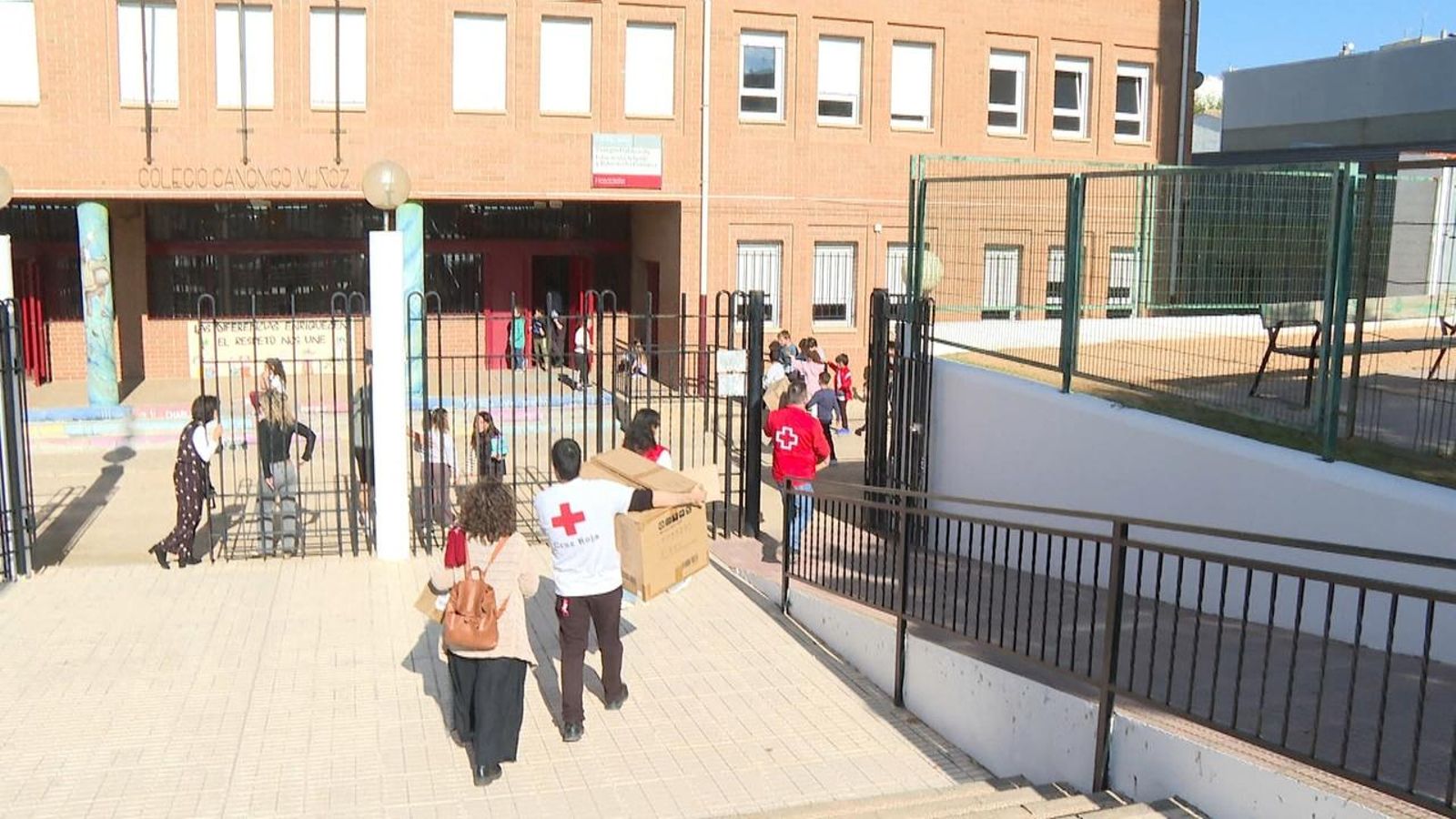Repartiment de la Creu Roja a Utiel