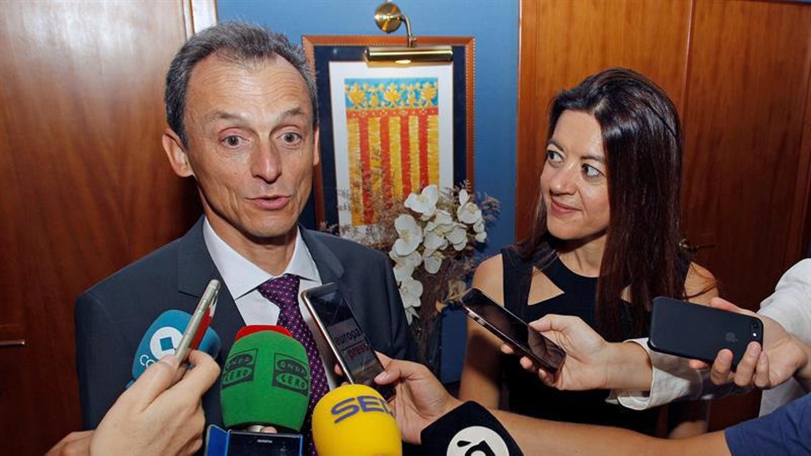 El Ministre de Ciència i la consellera d’Innovació atenen els mitjans abans de la reunió a Alacant