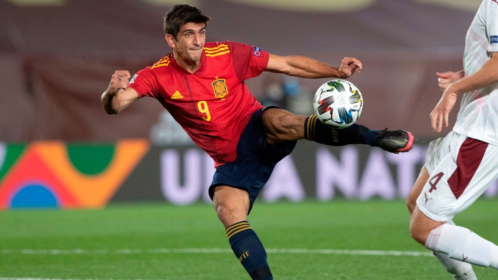 El davanter del Villarreal, Gerard Moreno, ha eixit en la segona part