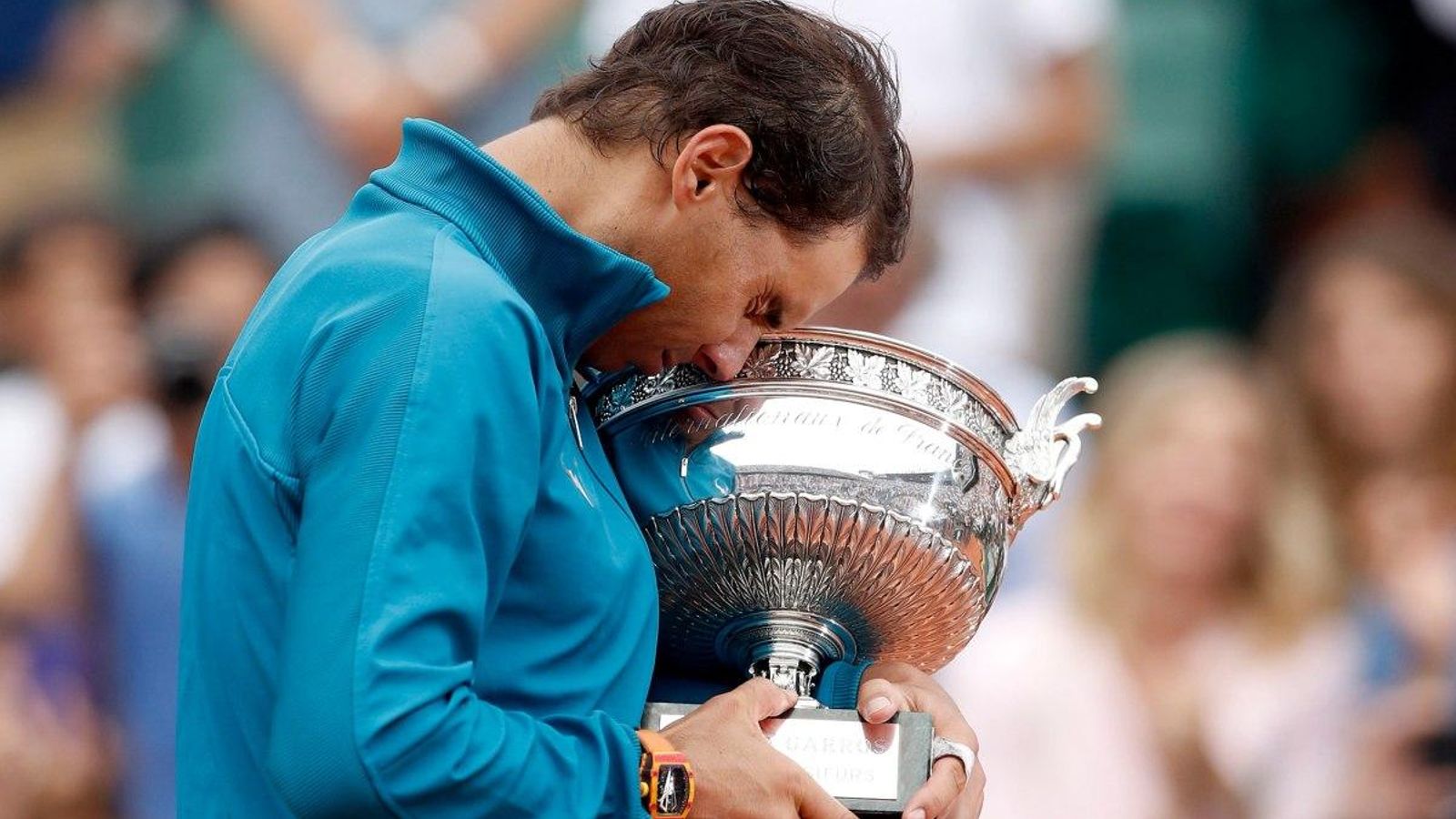 Nadal ha vençut l’austríac Thiem per 6-4, 6-3 i 6-2, i ha tornat a alçar la copa dels mosqueters