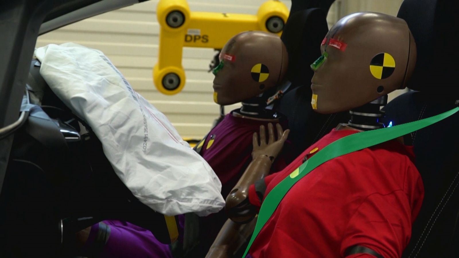 Les proves de seguretat vial encara es fan amb prototips masculins