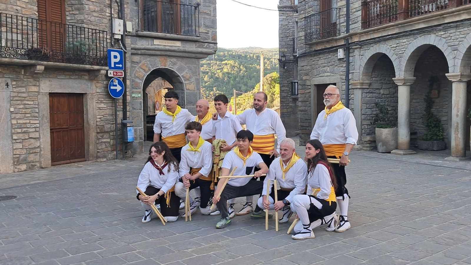 La Ronda de Boltaña interpreta música popular i folklòrica aragonesa, símbol d’una cultura pirinenca orgullosa de les seues arrels