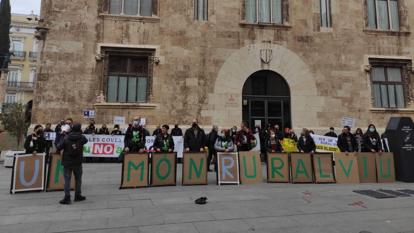 Els pobles d'interior demanen una distribució racional de la instal·lació de les energies renovables