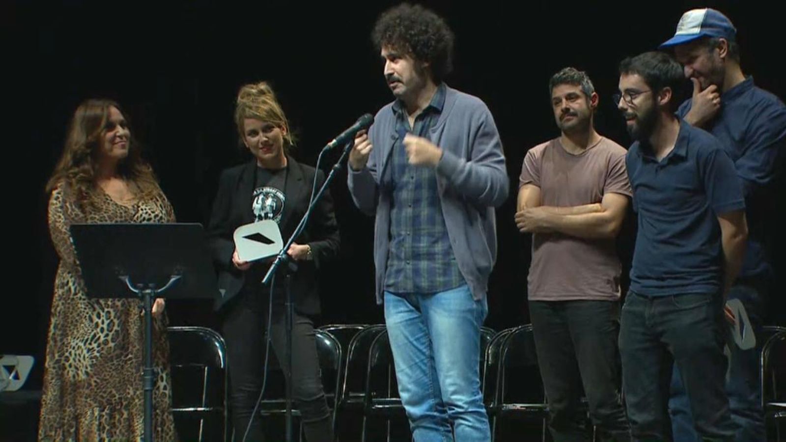 El grup Els Jóvens reben un dels premis