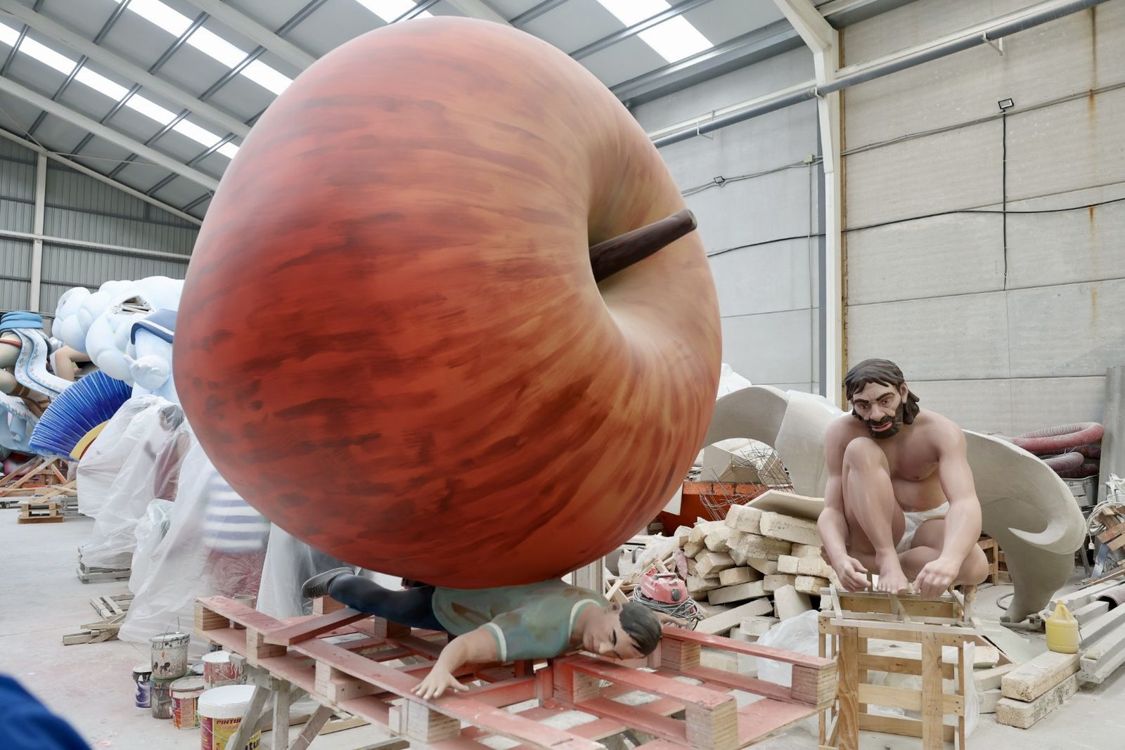 Alguns dels monuments que formen la falla municipal gran deñ 2024