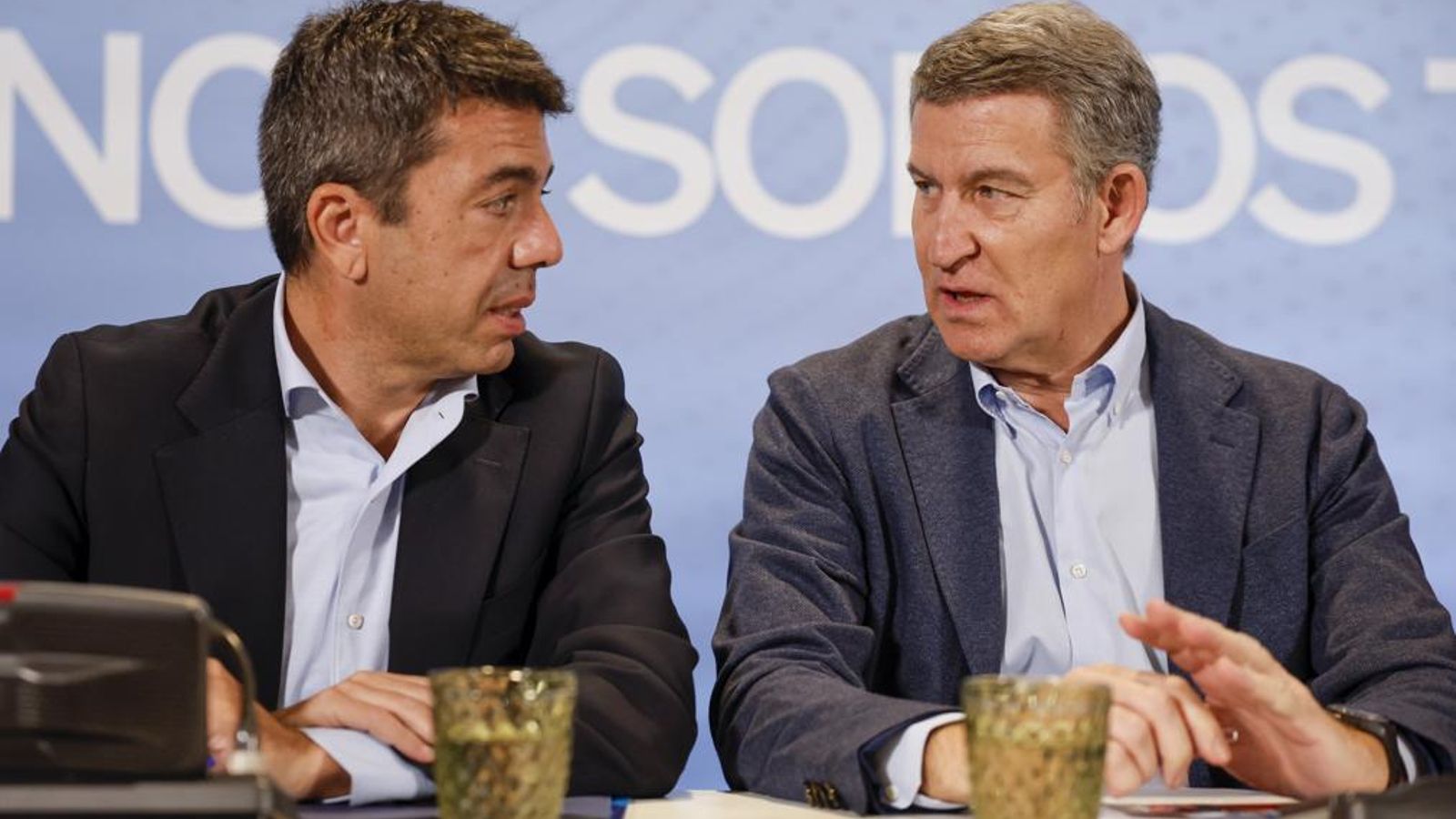 El cap del Consell conversa amb el líder del PP en la reunió amb els alcaldes populars afectats per la dana El cap del Consell conversa amb el líder del PP en la reunió amb els alcaldes populars afectats per la dana