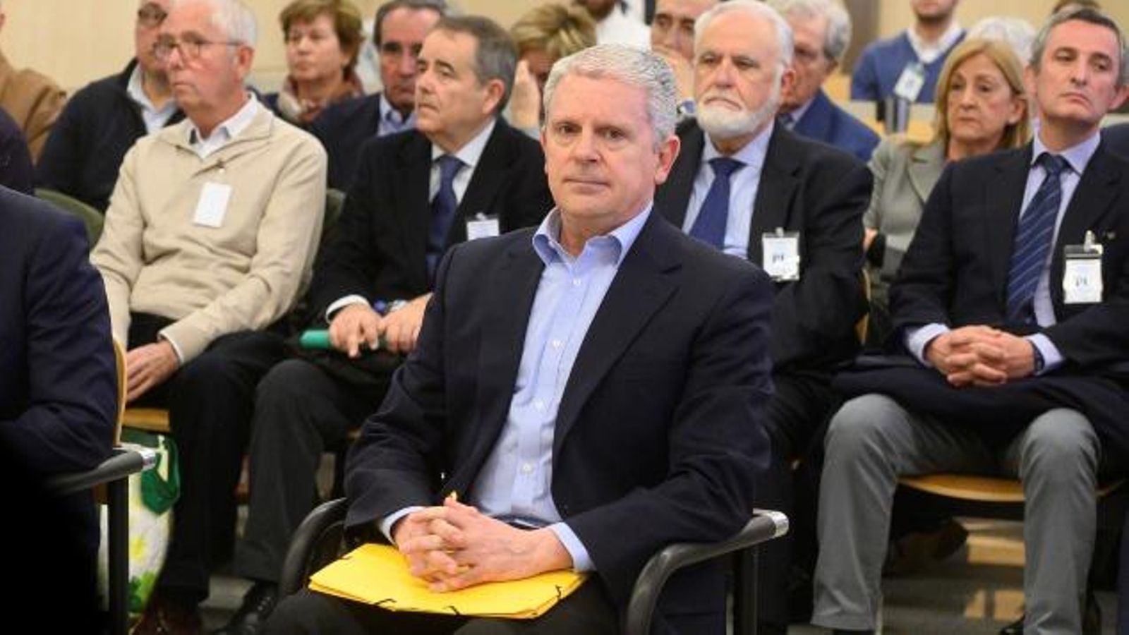 El número 2 de la trama Gürtel, Pablo Crespo (centre) i l'exdirector d'RTVV Pedro Garcia (dreta) en una imatge d'arxiu