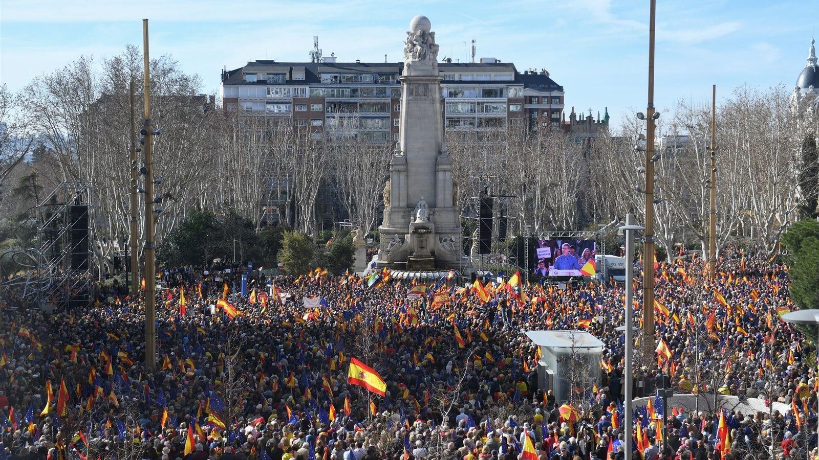 La protesta del PP a la plaça d'Espanya de Madrid, aquest diumenge