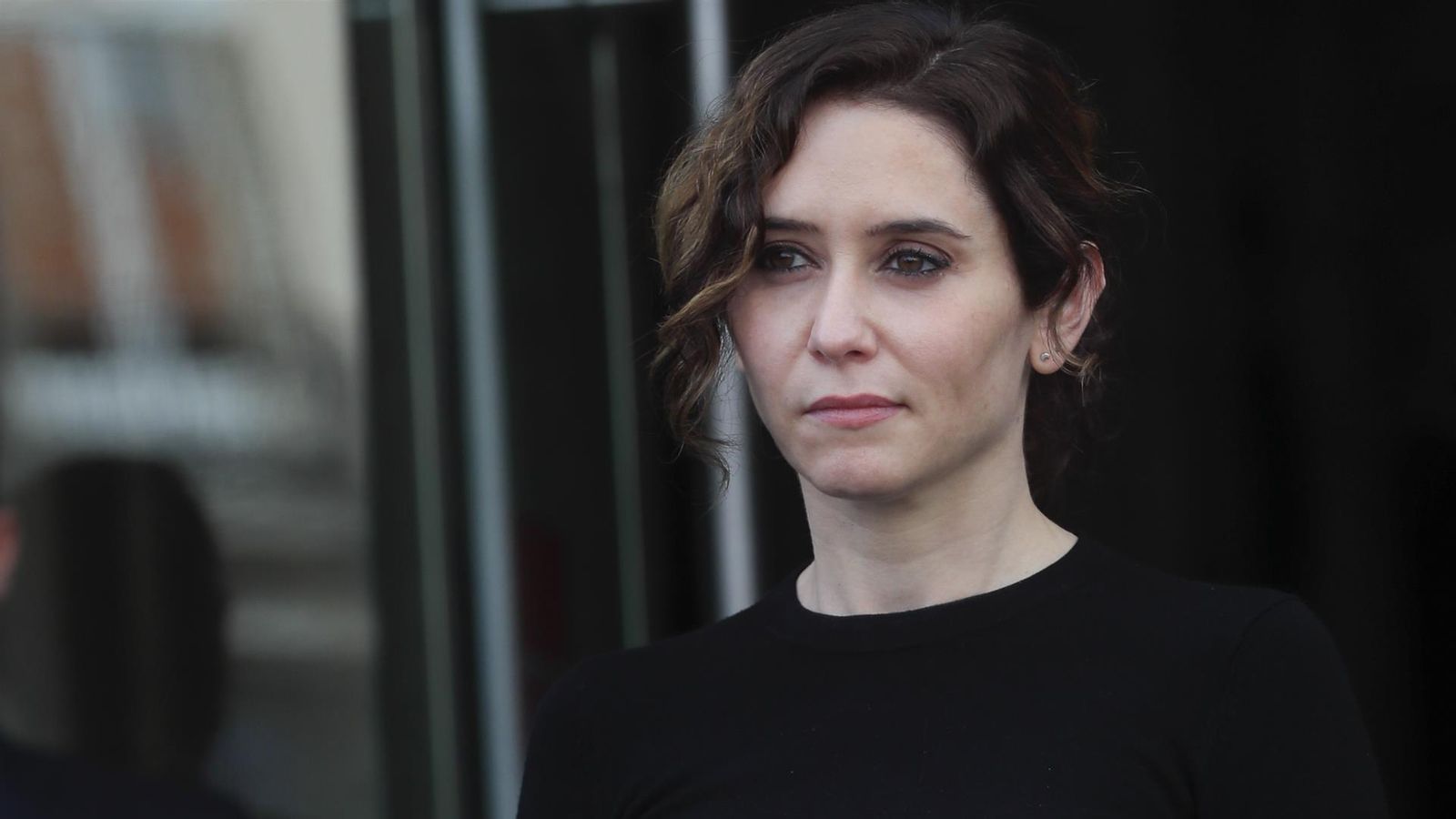 La presidenta madrilenya, Isabel Díaz Ayuso, el passat dimecres en un minut de silenci per les víctimes del Villa de Pitanxo