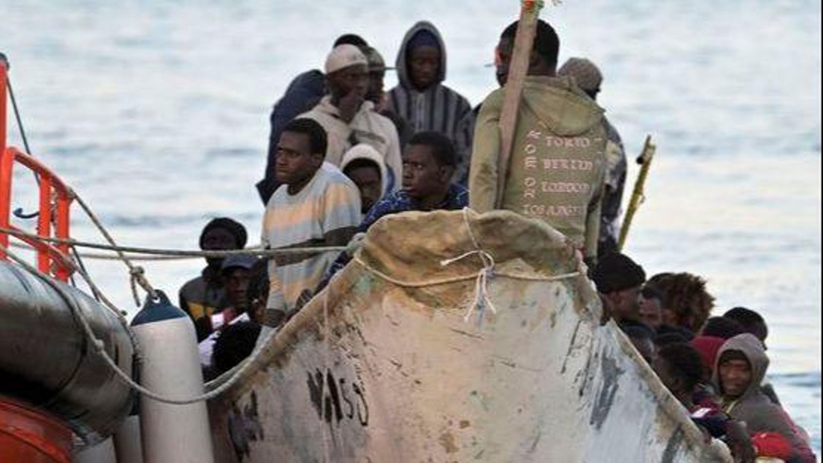 Arribada il·legal d'immigrants en una pastera a Espanya en una imatge d'arxiu