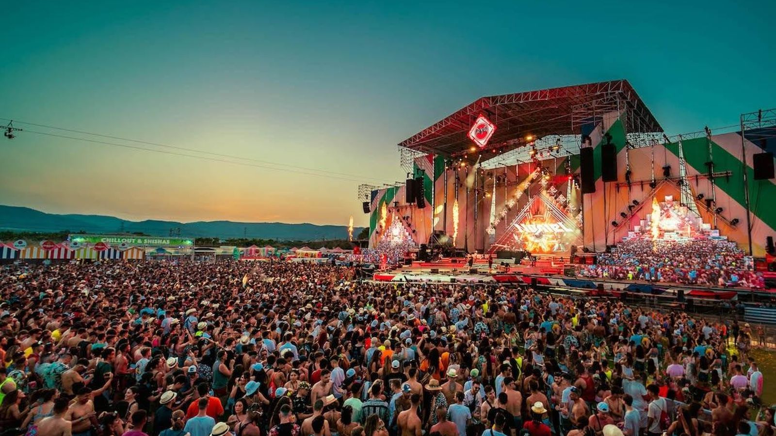 Escenari principal del Reggaeton Festival Beach