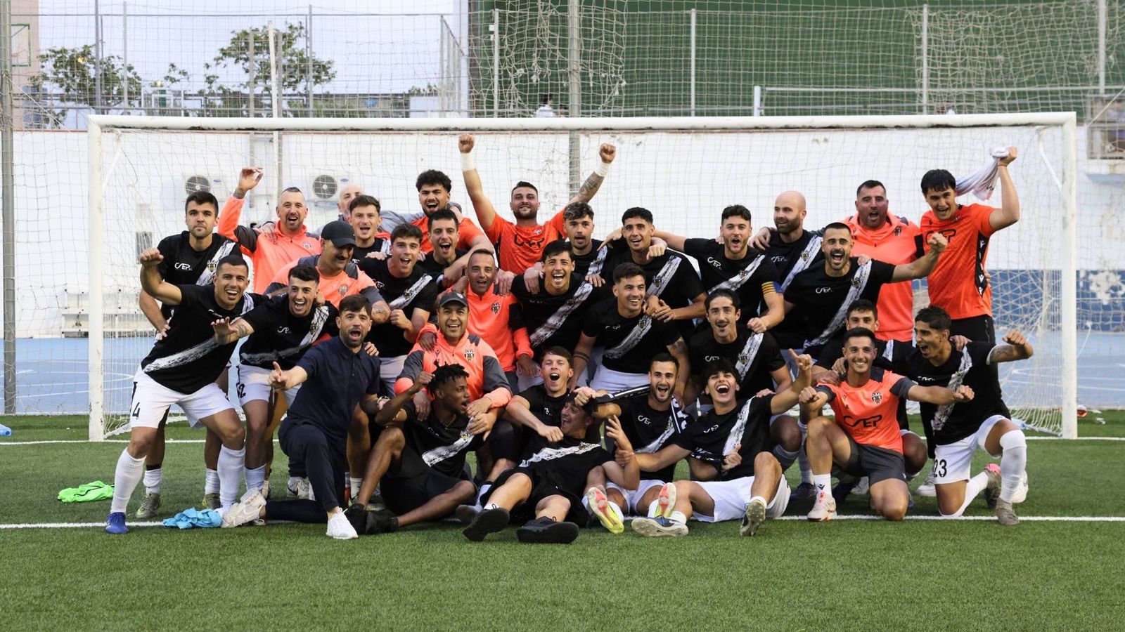 Els jugadors del Castellonense celebren l'ascens