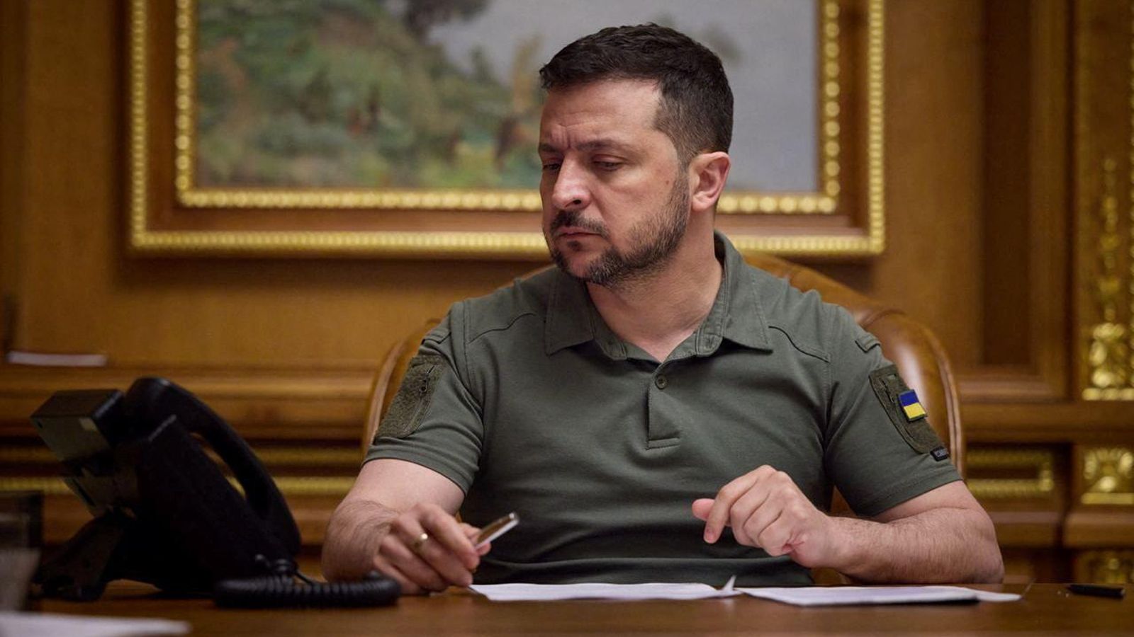 El president d'Ucraïna, Zelenski, parla amb el president xinés, Xi, per telèfon a Kíiv El president d'Ucraïna, Zelenski, parla amb el president xinés, Jinping, per telèfon a Kíiv