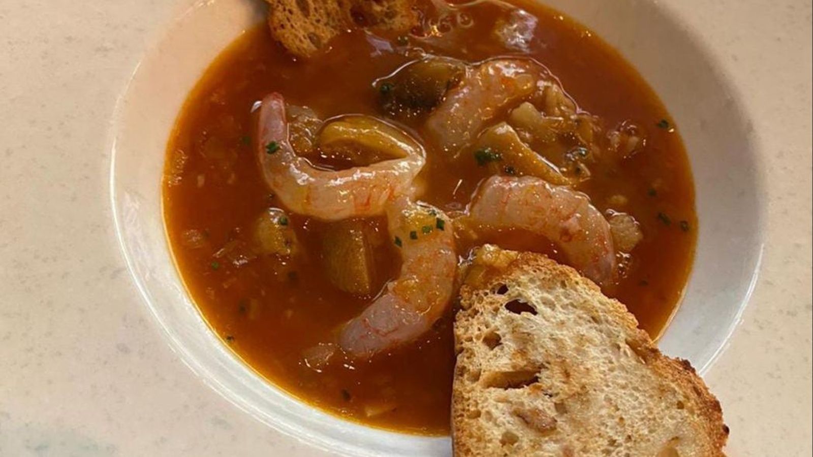 Plat de manetes de porc amb gambots, proposta que servirà un dels restaurants participants en les jornades