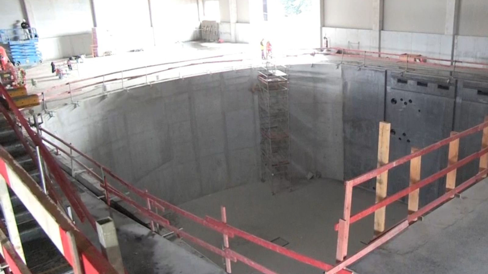 El complex està pensat per a atraure produccions audiovisuals que necessiten rodar escenes complicades tècnicament dins l'aigua