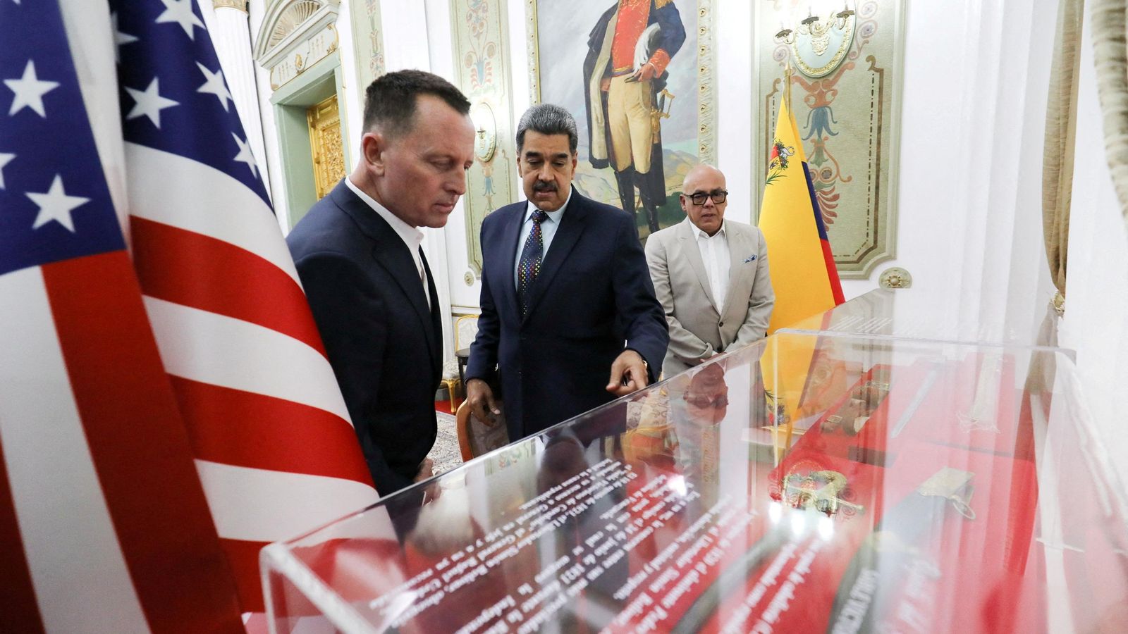 El president de Veneçuela Maduro i l'enviat del president dels Estats Units, Trump, Grenell, es reuneixen a Caracas