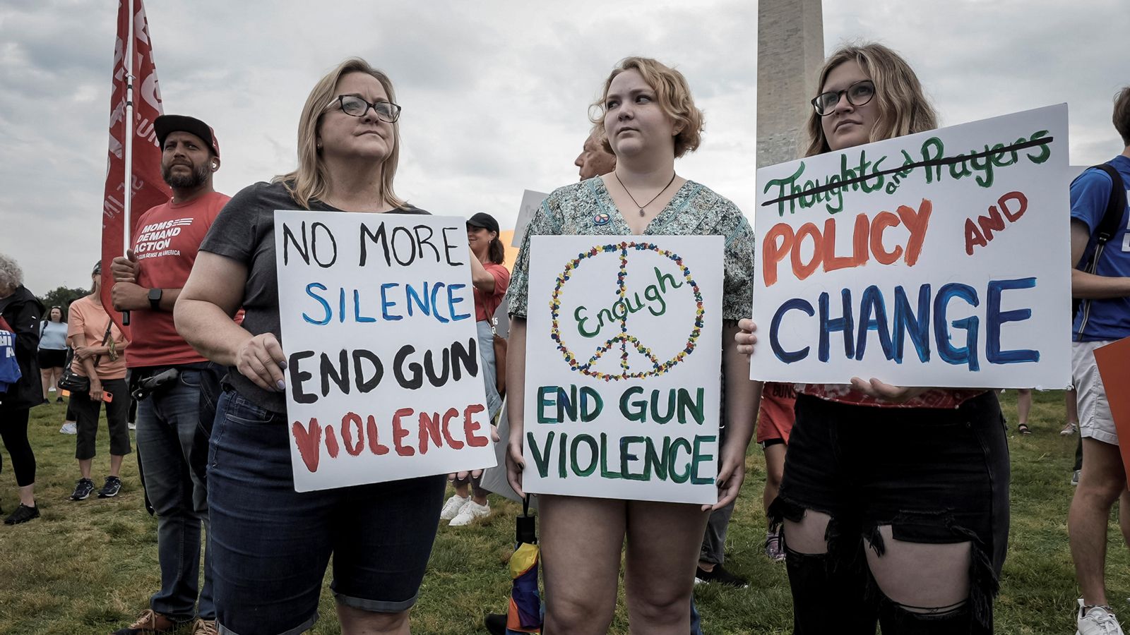 Manifestants demanen més regulació de les armes de foc a Washington D.C. aquest dissabte, com a part de protestes organitzades a tot el país