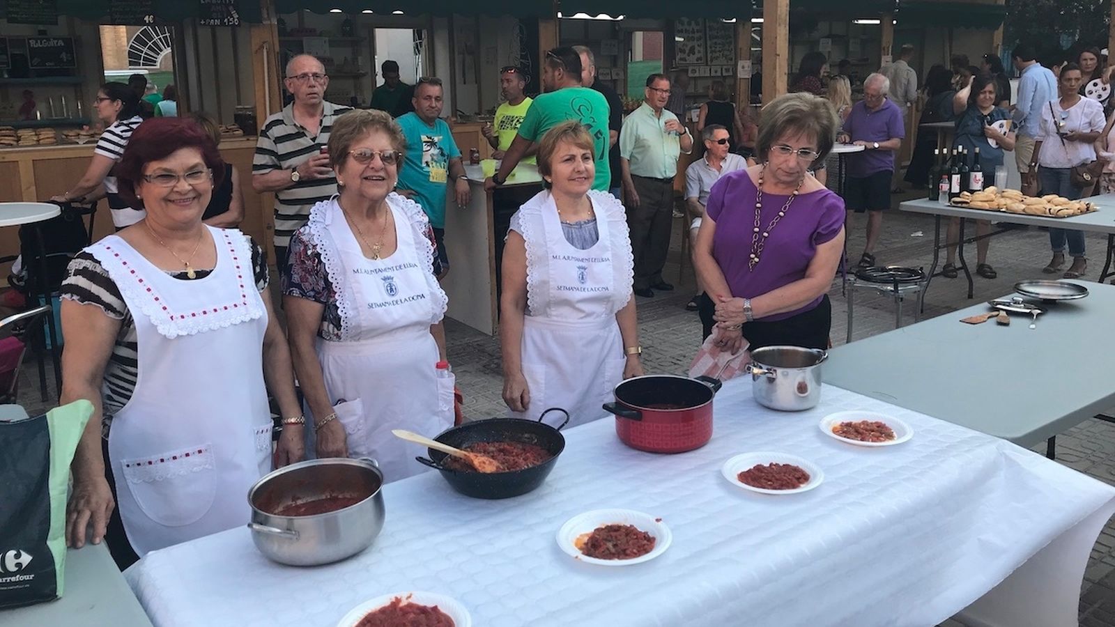 El veïnat de Llíria s'ha bolcat en els dos certàmens gastronòmics de la fira "A mos redó"