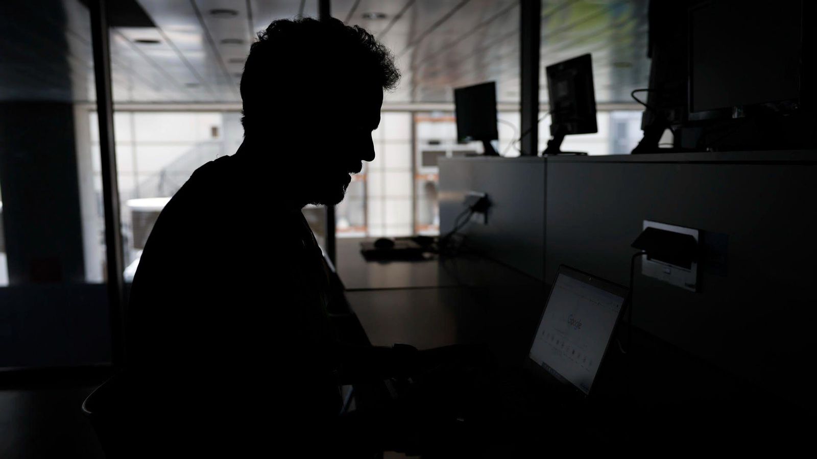 Un home a les fosques, este dilluns