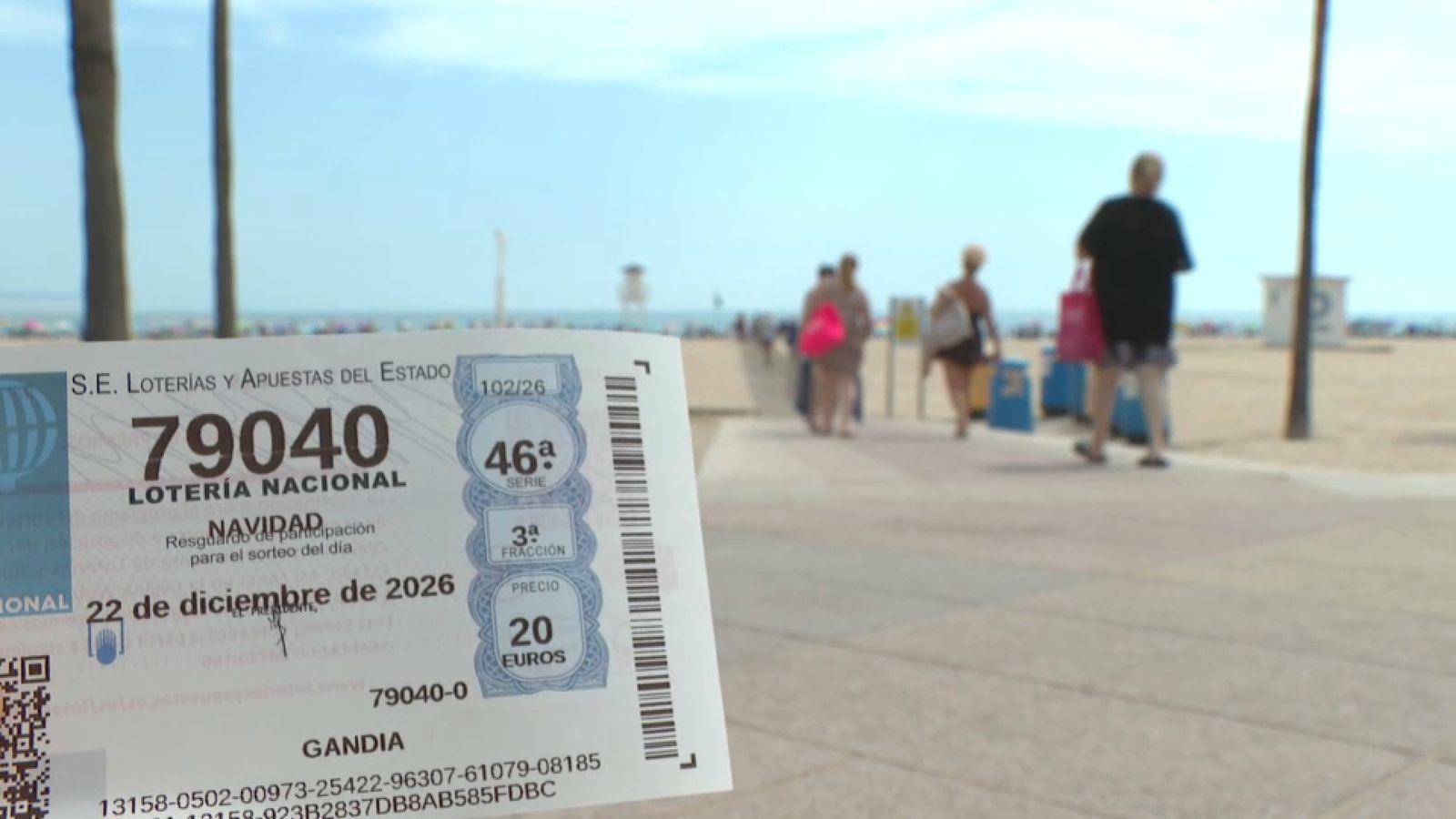 En la imatge, un dècim de la loteria de Nadal del 2026 a la platja