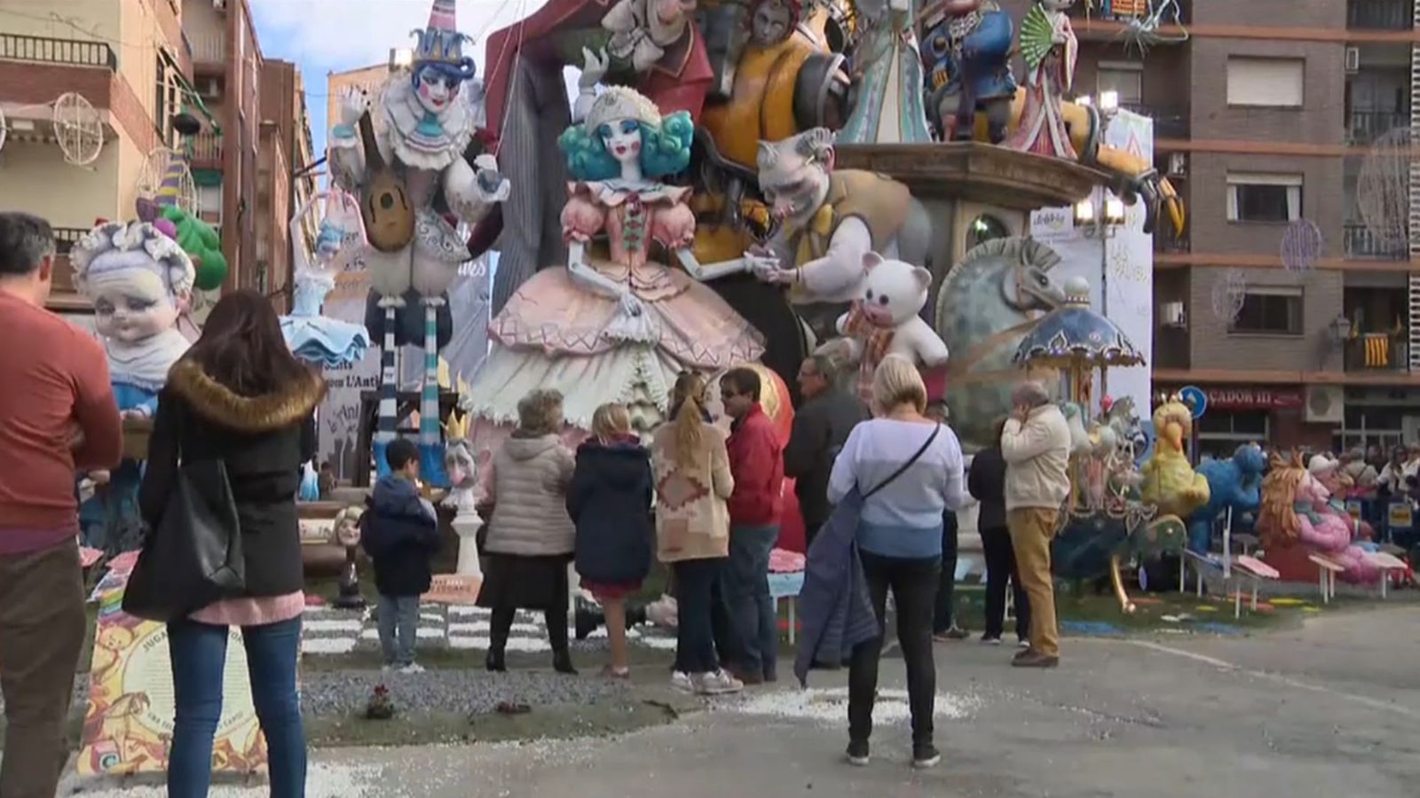 VÍDEO | Últimes hores abans de cremar les falles