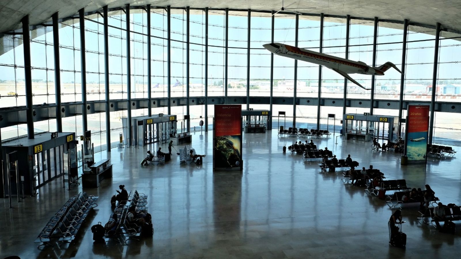 Una de les terminals de l'aeroport de Manises.