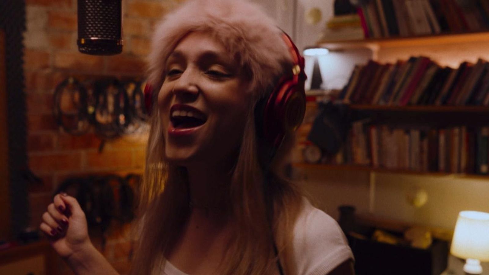 Abril presenta el seu primer disc