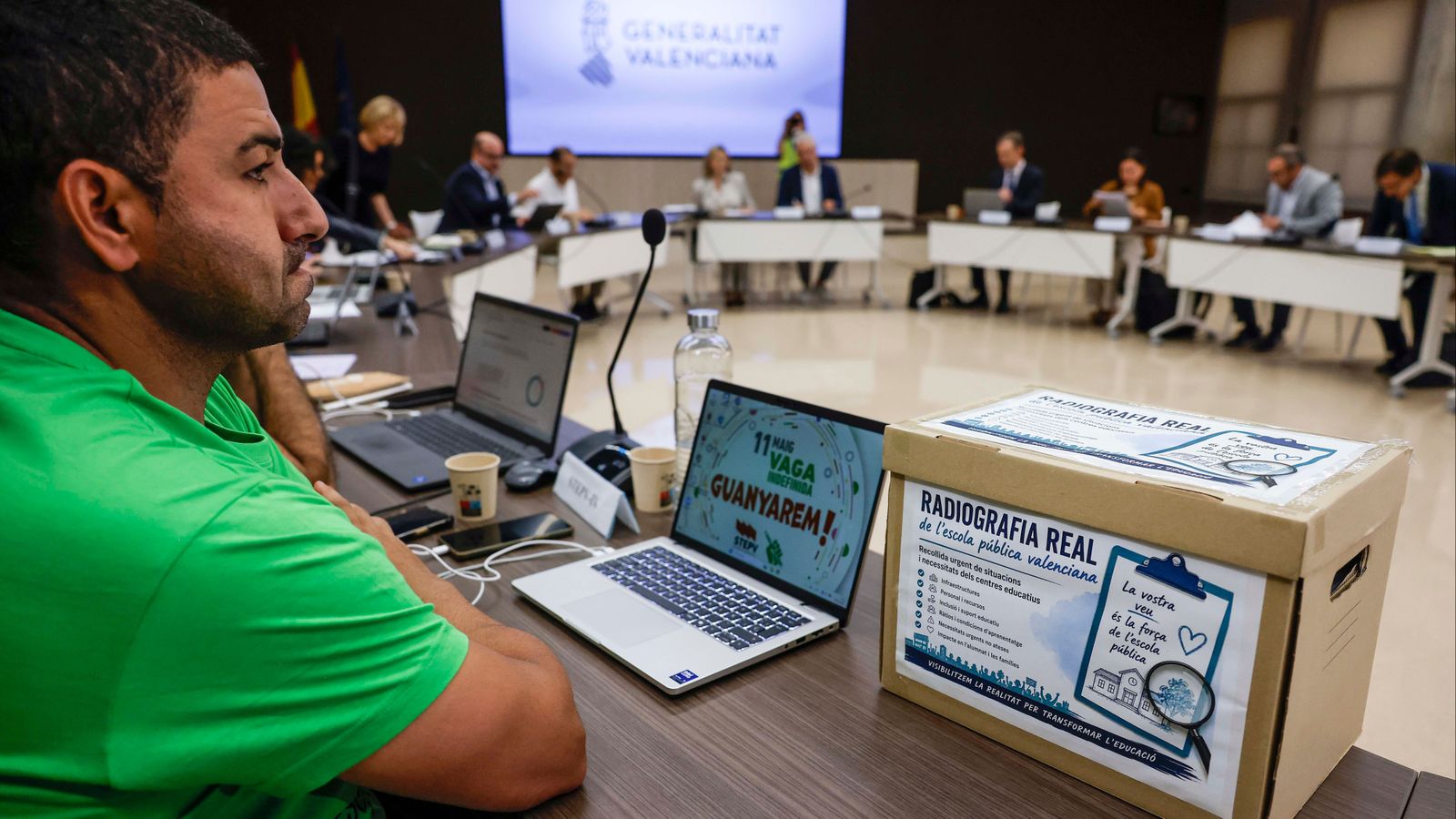 Imatge d'arxiu de les negociacions entre la Conselleria d'Educació i els sindicats