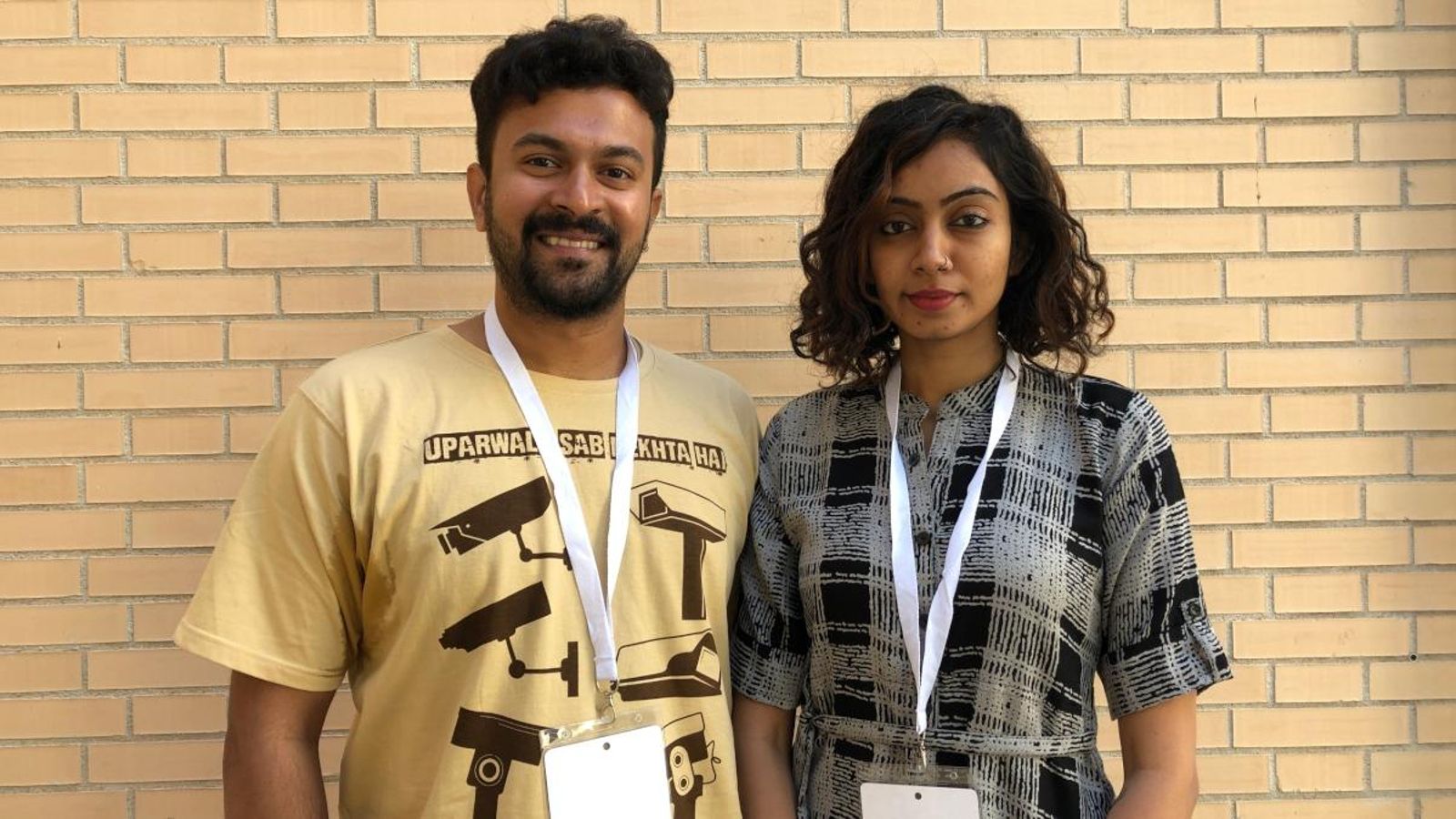 Sid Rao i Savi Ramakrishna, activistes pels drets de la dona, durant el festival