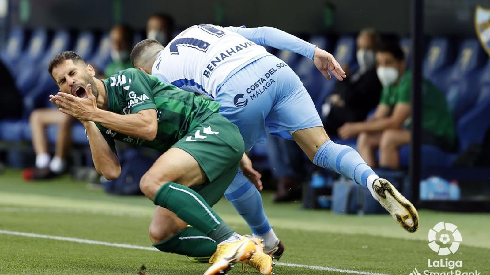 Jorge Fernández es queixa després de rebre un colp