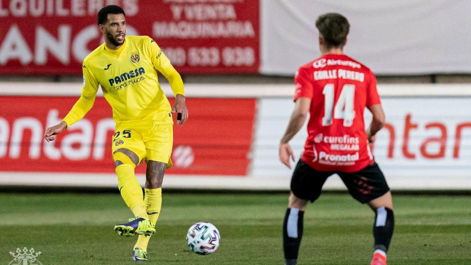 El nou jugador del Villarreal, Étienne Capoue, durant el partit con el Zamora