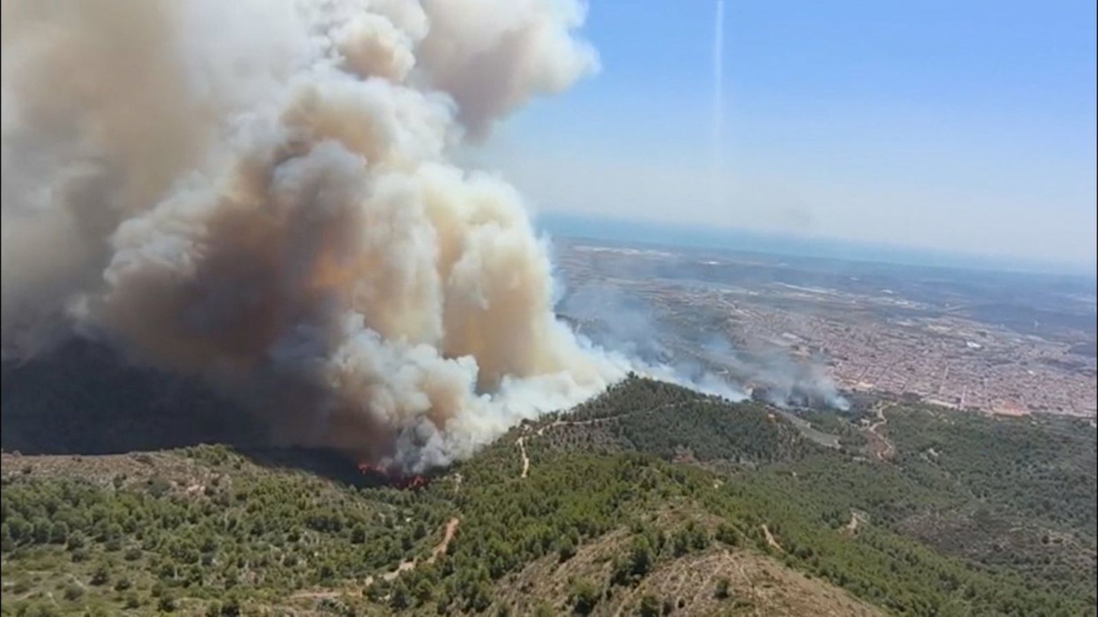 Una de les imatges de l'incendi de la Vall d'Uixó