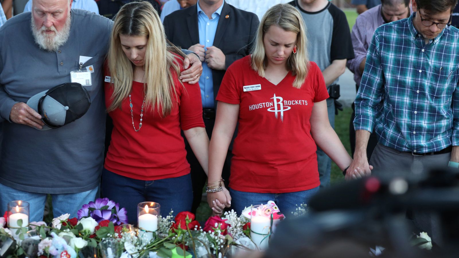 Mostres de condol per la masacre a l'escola de Texas