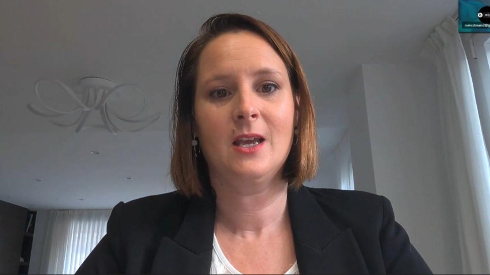 Elena Lluch, gerent d'AVIA, entrevistada en 'Les notícies del matí'