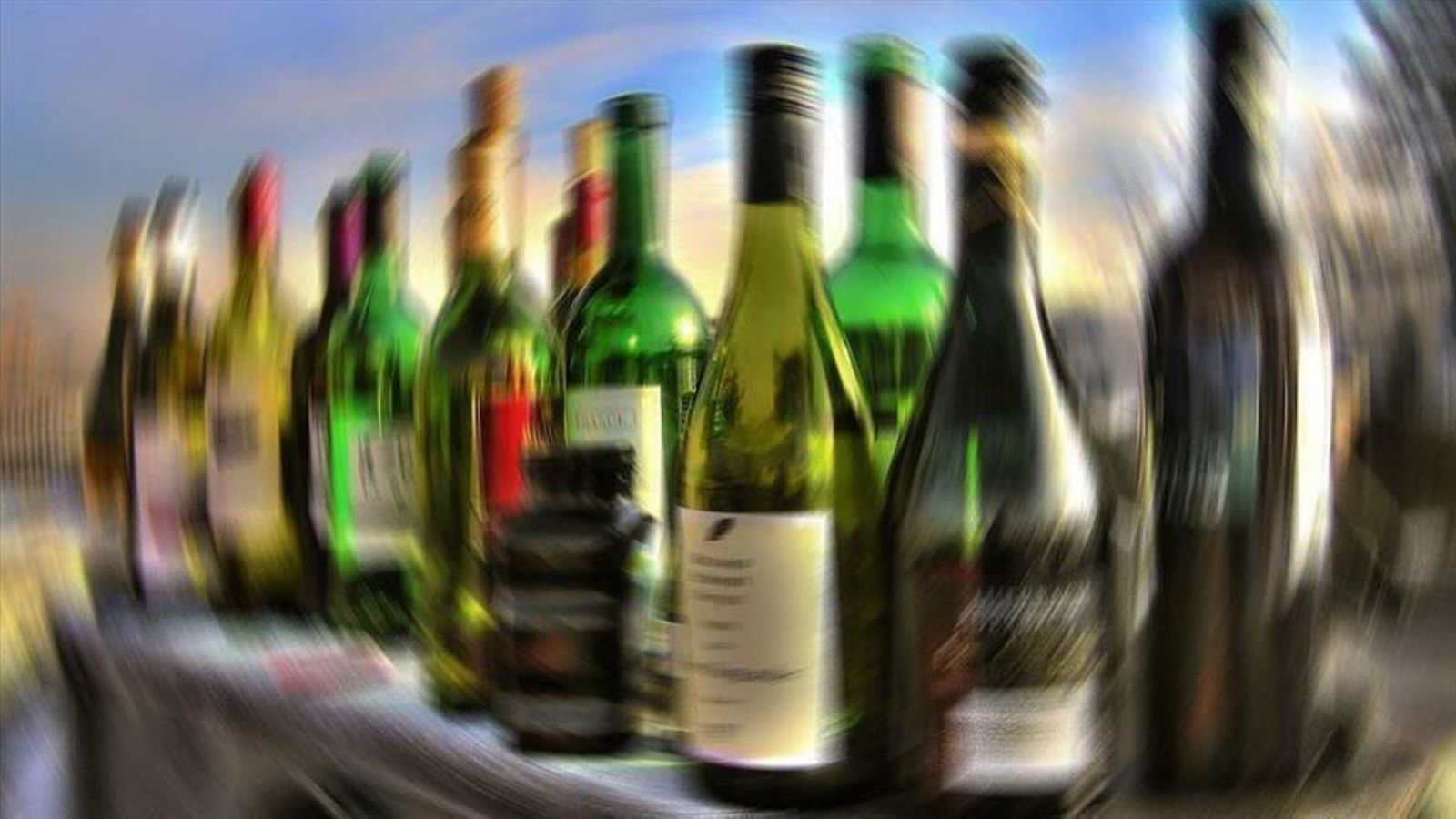 El consum de begudes alcohòliques casolanes i de contraban ha augmentat a Turquia a causa de l’increment de les taxes a l’alcohol