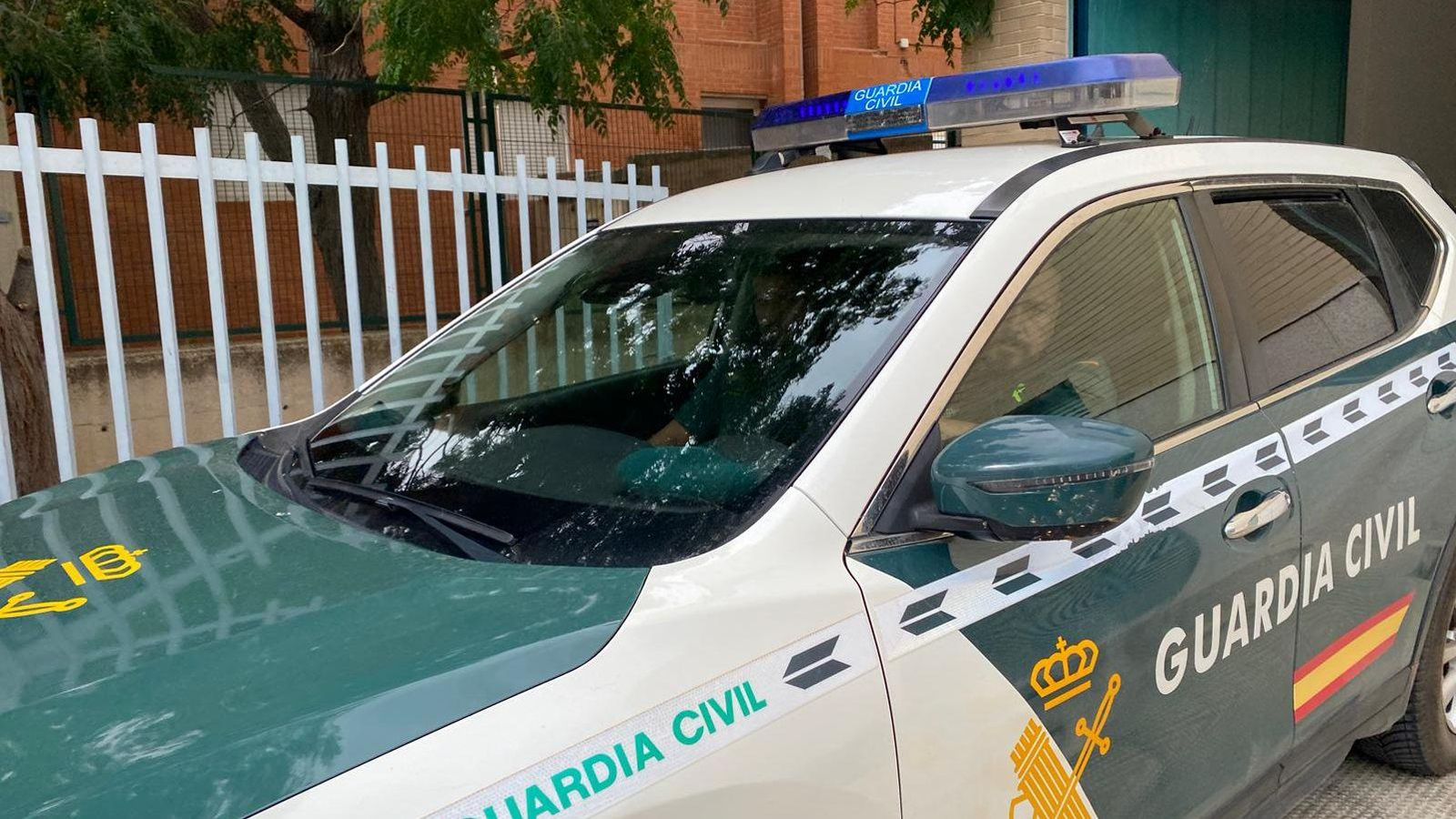 Imatge d'arxiu de dos agents de la Guàrdia Civil