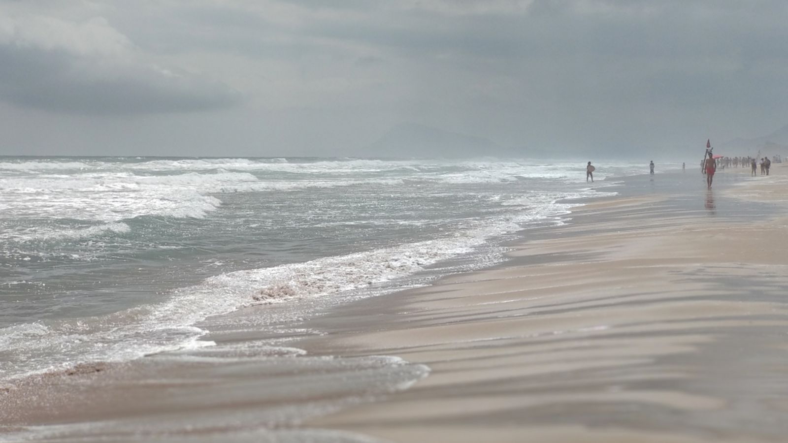 El litoral sud de València i el nord d’Alacant estan hui en alerta taronja i preemergència per pluja