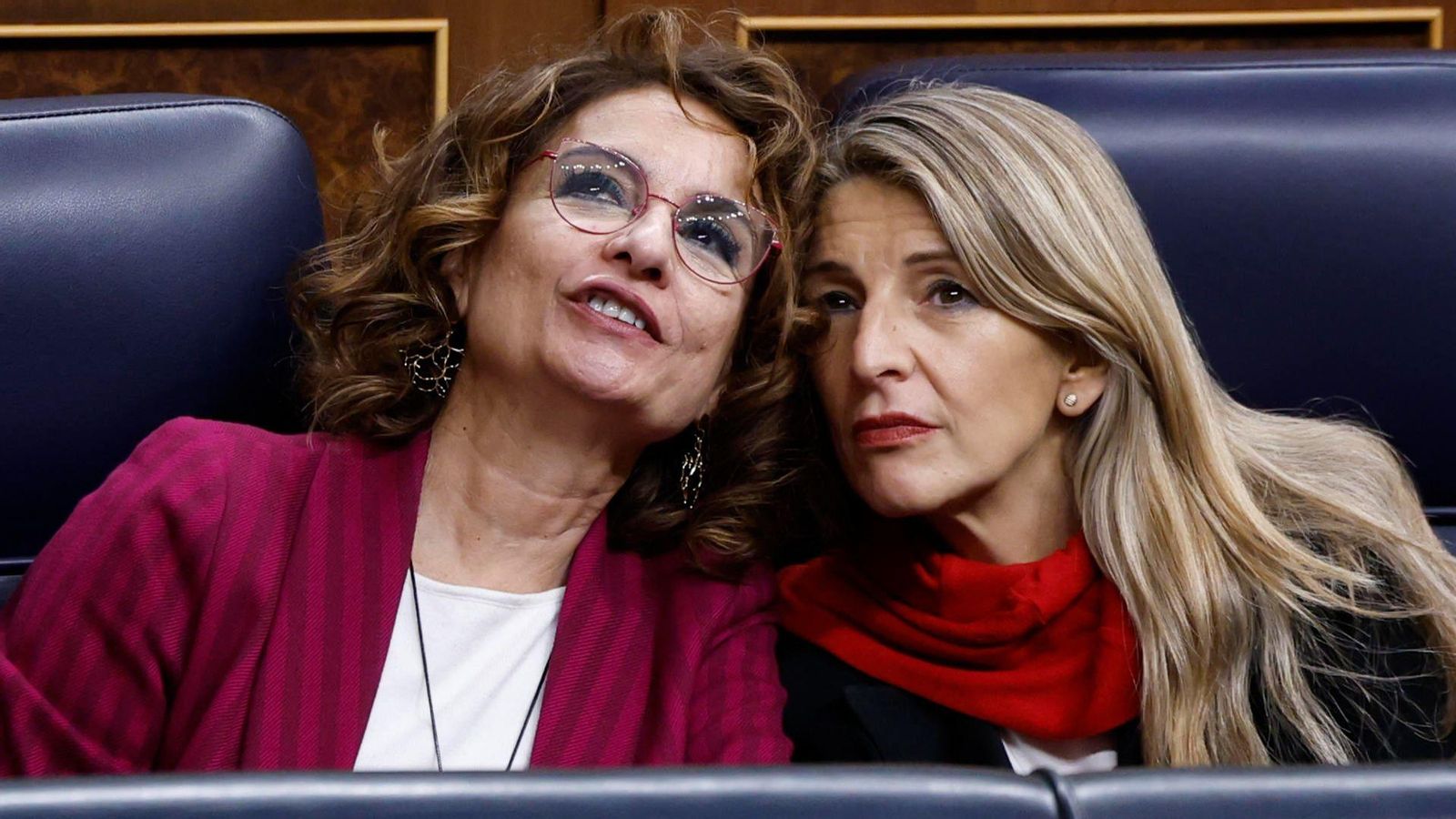 La ministra d’Hisenda i la de Treball en un instant del ple d’este dijous al Congrés