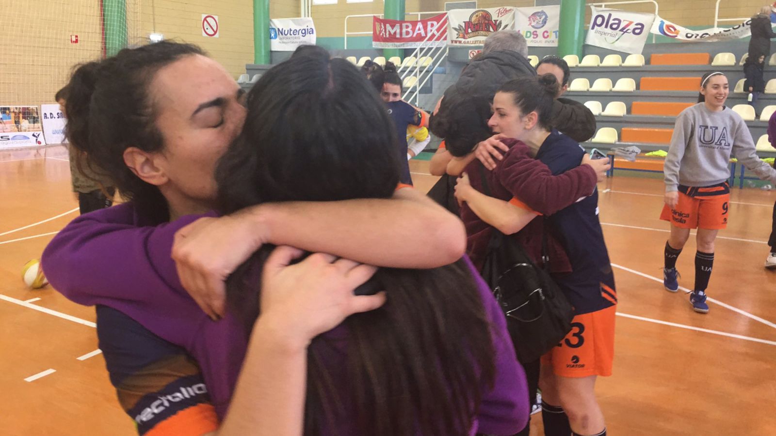 Les jugadores celebren la victòria