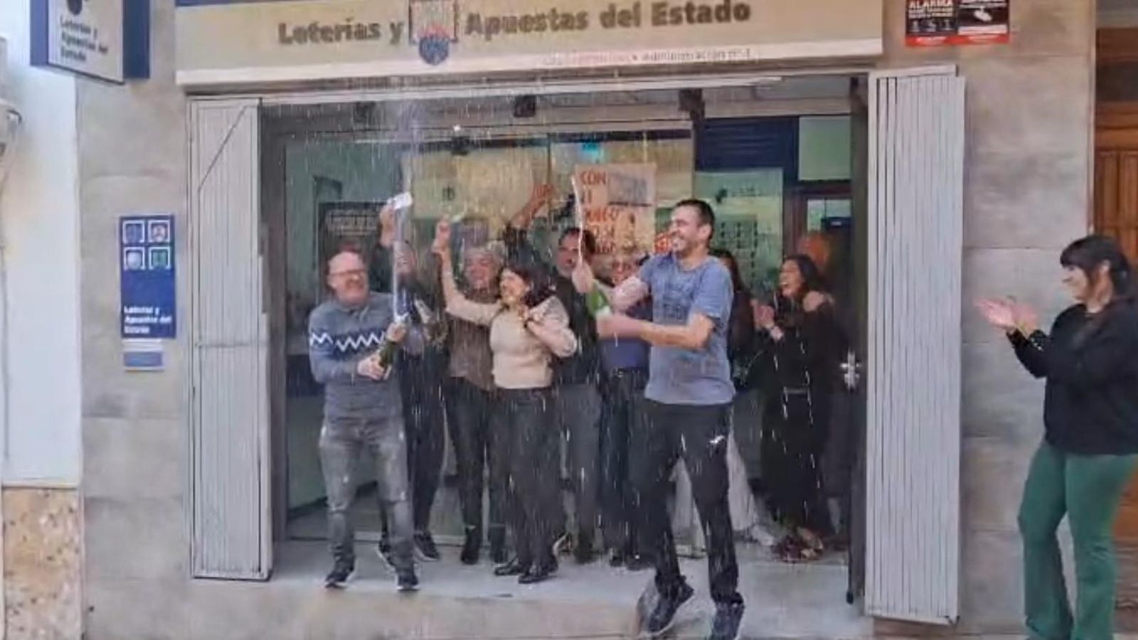 Alegria a Xella, on s'han repartit set milions del 72853, un quint premi