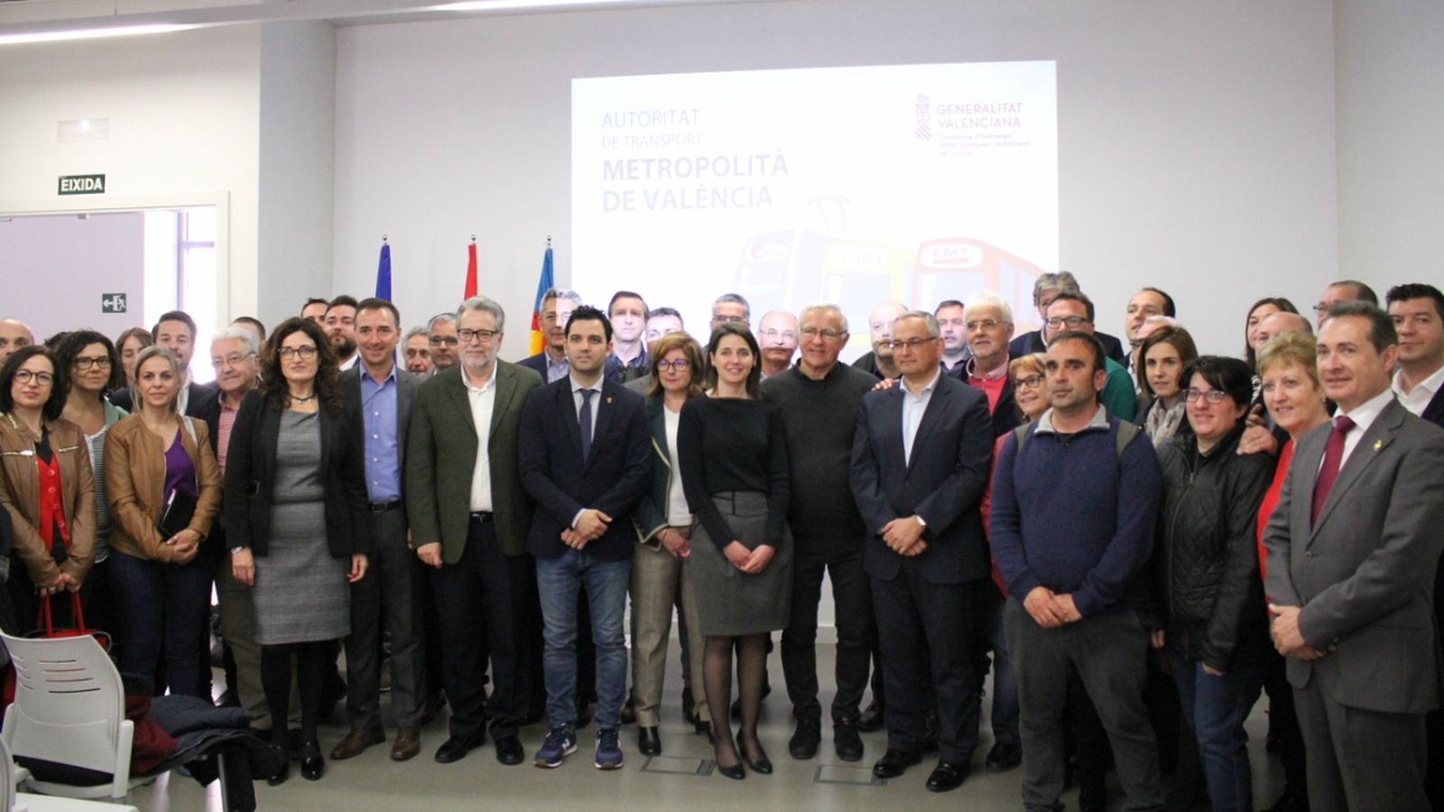 Foto de família dels alcaldes i les alcaldesses de l'Àrea Metropolitana de València
