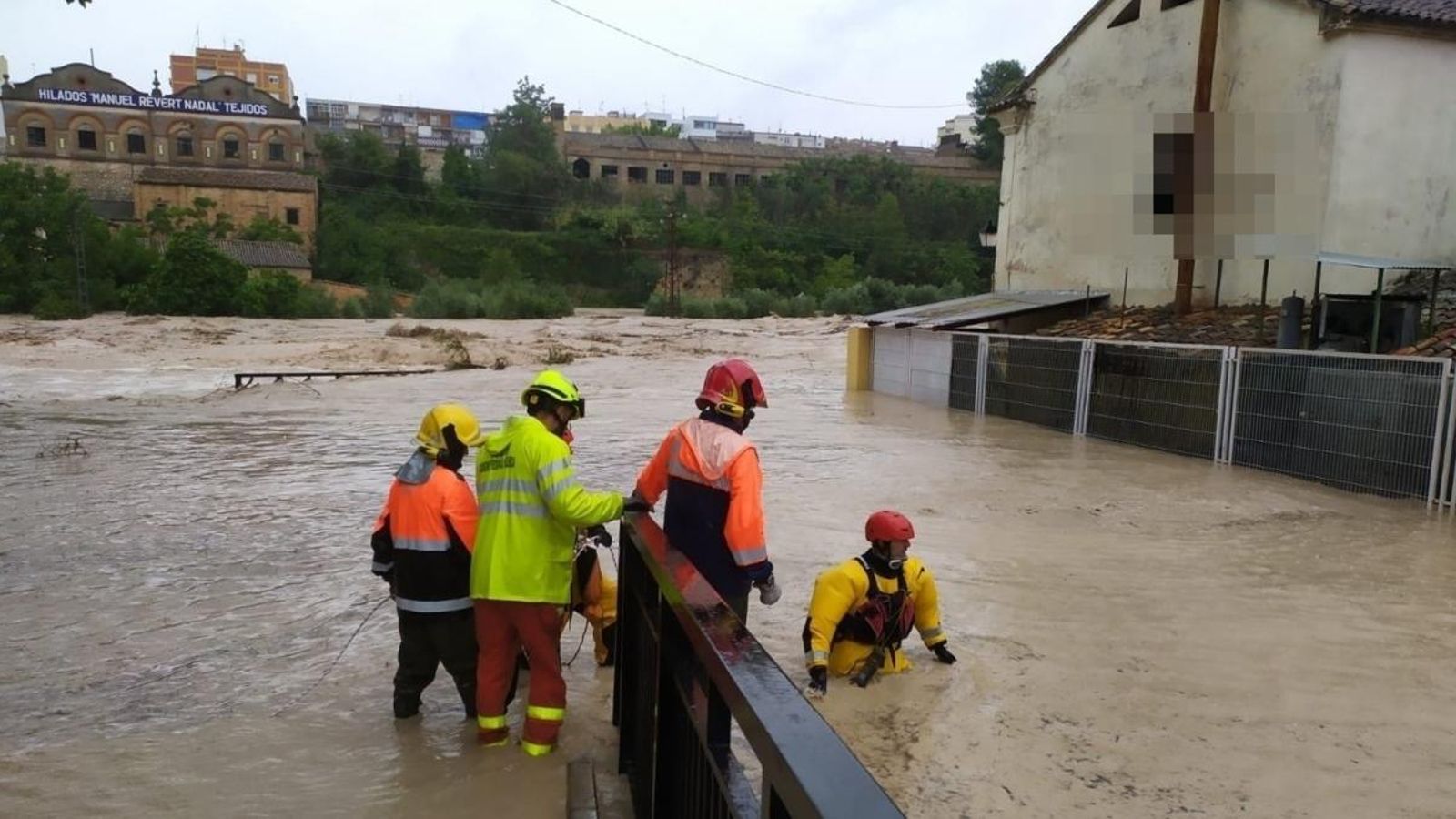 L’equip d’emergències durant els serveis realitzats en l’episodi de pluges a Ontinyent