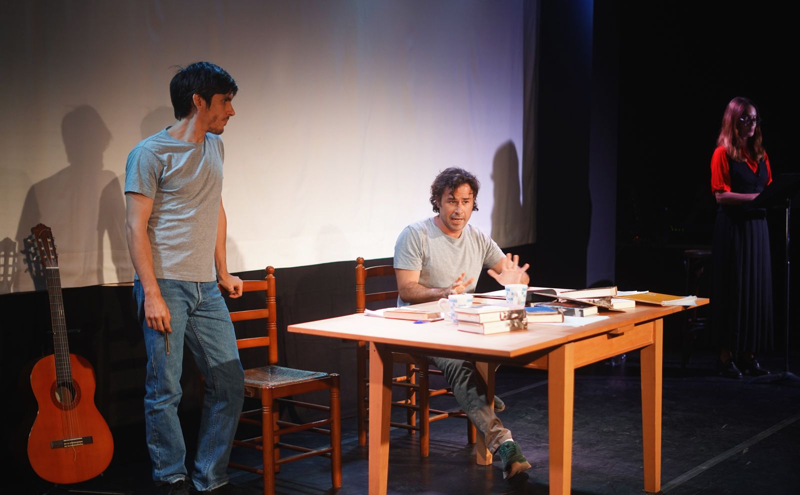 Laura Sanchis, Pere Mallol, Guille Zavala protatonitzen 'Bomba va, bomba ve. Joan Fuster'