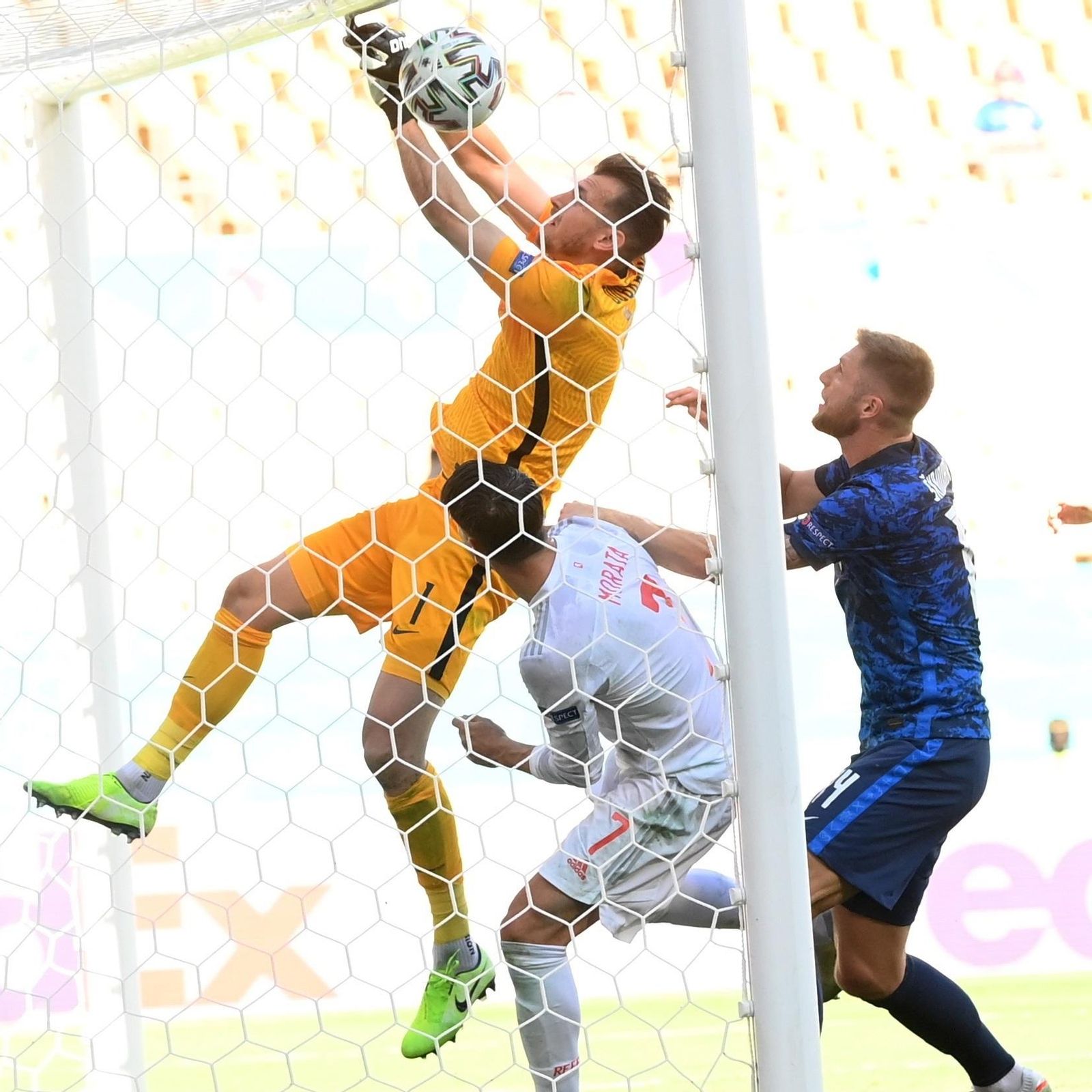 Dubravka falla en el primer gol d'Espanya