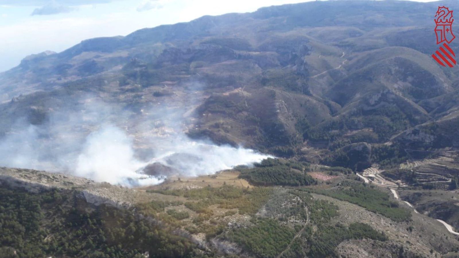 Controlat l\'incendi de Confrides