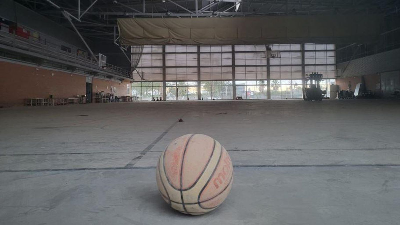 Estat actual del pavelló de bàsquet de Catarroja, a l’Horda Sud
